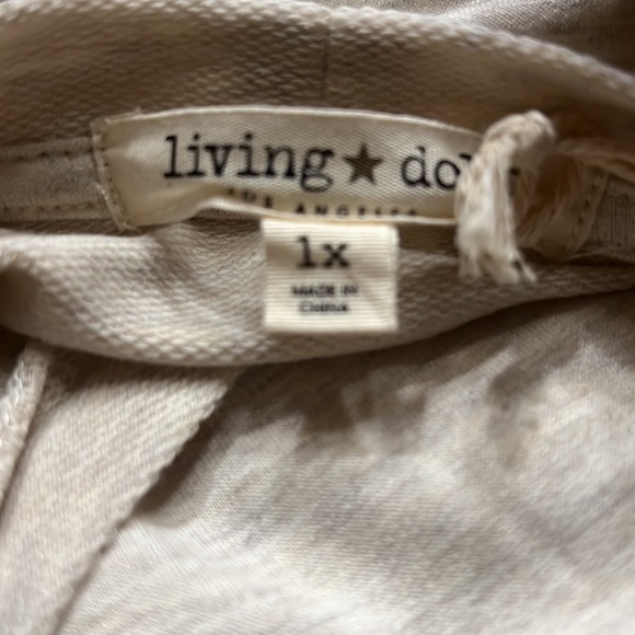 Living Doll Los Angeles Cream Long Sleeve Bronze embellishments Top - Picture 9 of 13